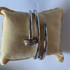 Juste un Clou bracelet, 18K white gold set with 62 brilliant-cut diamonds.